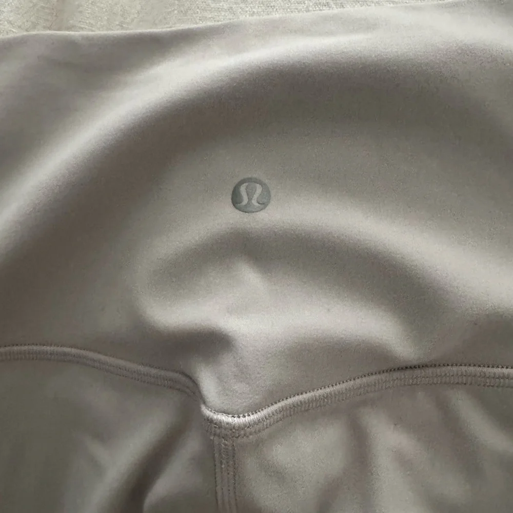 Lululemon align size 4 - Picture 3 of 3